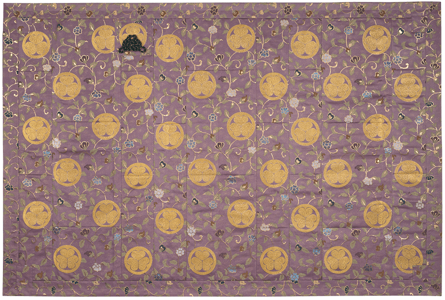 古代紫色本金螺鈿唐花地紋御定紋入金襴御九条袈裟